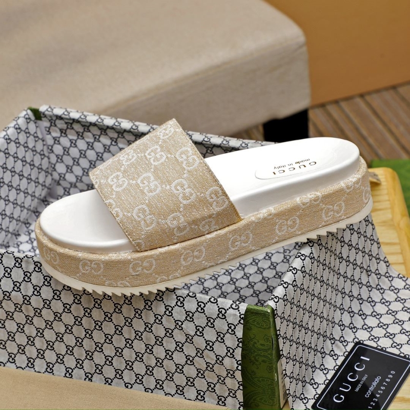 G*u*i slippers